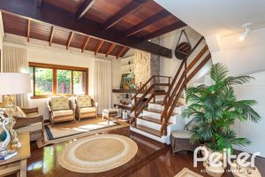 Casa em Condomínio à venda com 220m², 3 dormitórios, 1 suíte, 2 vagas, no bairro Ipanema em Porto Alegre