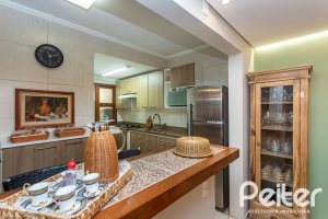 Casa em Condomínio à venda com 220m², 3 dormitórios, 1 suíte, 2 vagas, no bairro Ipanema em Porto Alegre