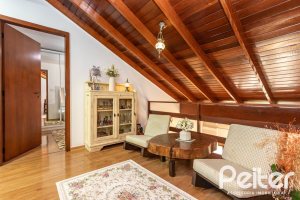 Casa em Condomínio à venda com 220m², 3 dormitórios, 1 suíte, 2 vagas, no bairro Ipanema em Porto Alegre