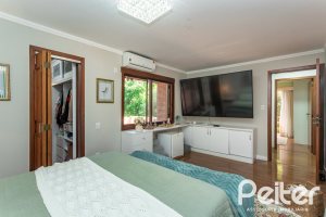 Casa em Condomínio à venda com 220m², 3 dormitórios, 1 suíte, 2 vagas, no bairro Ipanema em Porto Alegre