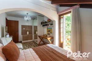 Casa em Condomínio à venda com 220m², 3 dormitórios, 1 suíte, 2 vagas, no bairro Ipanema em Porto Alegre