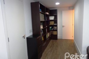 Casa em Condomínio à venda com 392m², 3 dormitórios, 1 suíte, 2 vagas, no bairro Terra Ville em Porto Alegre