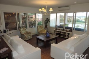 Casa em Condomínio à venda com 392m², 3 dormitórios, 1 suíte, 2 vagas, no bairro Terra Ville em Porto Alegre