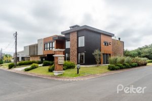 Casa em Condomínio à venda com 560m², 5 dormitórios, 5 suítes, 4 vagas, no bairro Terra Ville em PORTO ALEGRE