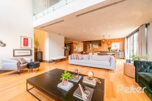 Casa em Condomínio à venda com 560m², 5 dormitórios, 5 suítes, 4 vagas, no bairro Terra Ville em PORTO ALEGRE