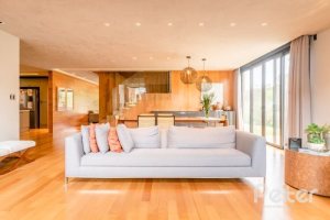 Casa em Condomínio à venda com 560m², 5 dormitórios, 5 suítes, 4 vagas, no bairro Terra Ville em PORTO ALEGRE