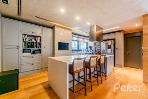 Casa em Condomínio à venda com 560m², 5 dormitórios, 5 suítes, 4 vagas, no bairro Terra Ville em PORTO ALEGRE