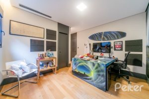 Casa em Condomínio à venda com 560m², 5 dormitórios, 5 suítes, 4 vagas, no bairro Terra Ville em PORTO ALEGRE