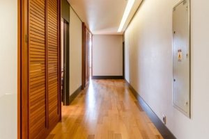 Casa em Condomínio à venda com 560m², 5 dormitórios, 5 suítes, 4 vagas, no bairro Terra Ville em PORTO ALEGRE