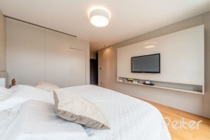 Casa em Condomínio à venda com 560m², 5 dormitórios, 5 suítes, 4 vagas, no bairro Terra Ville em PORTO ALEGRE