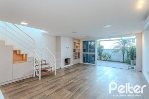 Casa em Condomínio à venda com 169m², 3 dormitórios, 1 suíte, 2 vagas, no bairro Tristeza em PORTO ALEGRE