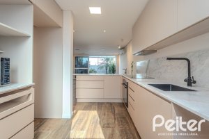 Casa em Condomínio à venda com 169m², 3 dormitórios, 1 suíte, 2 vagas, no bairro Tristeza em PORTO ALEGRE
