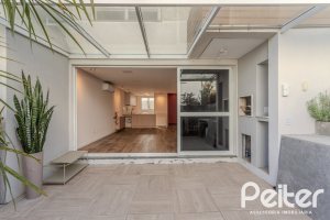 Casa em Condomínio à venda com 169m², 3 dormitórios, 1 suíte, 2 vagas, no bairro Tristeza em PORTO ALEGRE