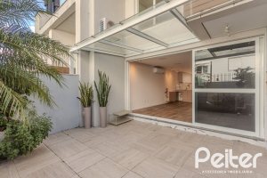 Casa em Condomínio à venda com 169m², 3 dormitórios, 1 suíte, 2 vagas, no bairro Tristeza em PORTO ALEGRE