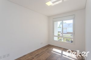 Casa em Condomínio à venda com 169m², 3 dormitórios, 1 suíte, 2 vagas, no bairro Tristeza em PORTO ALEGRE