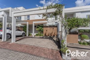 Casa em Condomínio à venda com 169m², 3 dormitórios, 1 suíte, 2 vagas, no bairro Tristeza em PORTO ALEGRE