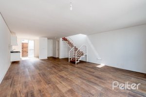 Casa em Condomínio à venda com 169m², 3 dormitórios, 1 suíte, 2 vagas, no bairro Tristeza em PORTO ALEGRE