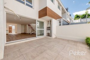 Casa em Condomínio à venda com 169m², 3 dormitórios, 1 suíte, 2 vagas, no bairro Tristeza em PORTO ALEGRE