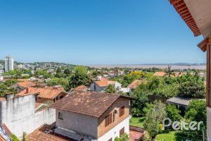 Casa à venda com 436m², 4 dormitórios, 4 suítes, 5 vagas, no bairro Vila Assunção em Porto Alegre