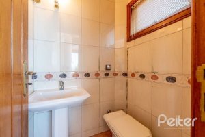 Casa à venda com 436m², 4 dormitórios, 4 suítes, 5 vagas, no bairro Vila Assunção em Porto Alegre