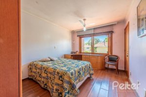 Casa à venda com 436m², 4 dormitórios, 4 suítes, 5 vagas, no bairro Vila Assunção em Porto Alegre