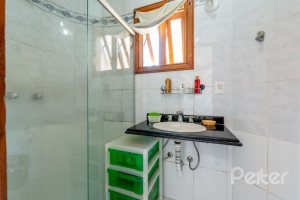 Casa à venda com 436m², 4 dormitórios, 4 suítes, 5 vagas, no bairro Vila Assunção em Porto Alegre