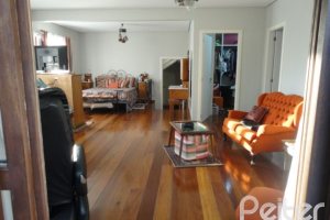 Casa à venda com 500m², 4 dormitórios, 3 suítes, 4 vagas, no bairro Tristeza em Porto Alegre