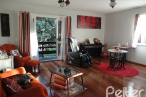 Casa à venda com 500m², 4 dormitórios, 3 suítes, 4 vagas, no bairro Tristeza em Porto Alegre