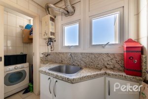 Cobertura à venda com 191m², 3 dormitórios, 1 suíte, 2 vagas, no bairro Tristeza em PORTO ALEGRE