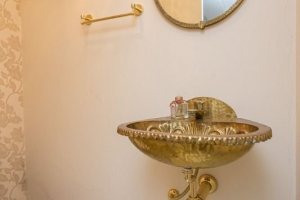 Casa à venda com 176m², 3 dormitórios, 1 suíte, 4 vagas, no bairro Tristeza em Porto Alegre