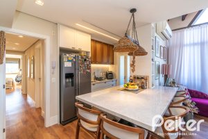 Cobertura à venda com 174m², 3 dormitórios, 1 suíte, 3 vagas, no bairro Tristeza em Porto Alegre