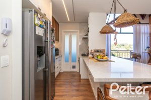 Cobertura à venda com 174m², 3 dormitórios, 1 suíte, 3 vagas, no bairro Tristeza em Porto Alegre