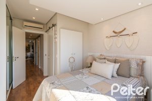 Cobertura à venda com 174m², 3 dormitórios, 1 suíte, 3 vagas, no bairro Tristeza em Porto Alegre