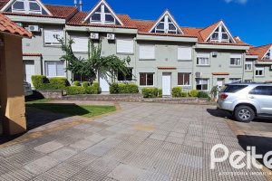 Casa em Condomínio à venda com 116m², 3 dormitórios, 1 suíte, 2 vagas, no bairro Cristal em Porto Alegre