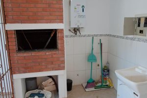 Casa em Condomínio à venda com 116m², 3 dormitórios, 1 suíte, 2 vagas, no bairro Cristal em Porto Alegre