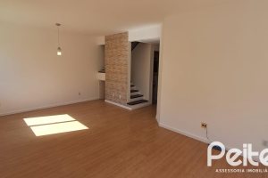 Casa em Condomínio à venda com 116m², 3 dormitórios, 1 suíte, 2 vagas, no bairro Cristal em Porto Alegre