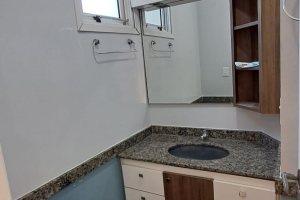 Casa em Condomínio à venda com 116m², 3 dormitórios, 1 suíte, 2 vagas, no bairro Cristal em Porto Alegre
