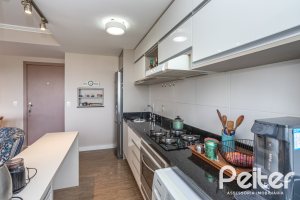 Apartamento à venda com 60m², 1 dormitório, 1 suíte, 1 vaga, no bairro Tristeza em PORTO ALEGRE