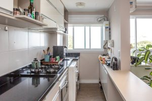 Apartamento à venda com 60m², 1 dormitório, 1 suíte, 1 vaga, no bairro Tristeza em PORTO ALEGRE