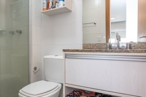 Apartamento à venda com 60m², 1 dormitório, 1 suíte, 1 vaga, no bairro Tristeza em PORTO ALEGRE