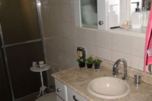 Casa em Condomínio à venda com 236m², 4 dormitórios, 1 suíte, 3 vagas, no bairro Espírito Santo em Porto Alegre