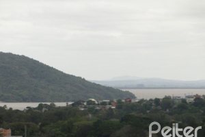 Casa em Condomínio à venda com 236m², 4 dormitórios, 1 suíte, 3 vagas, no bairro Espírito Santo em Porto Alegre