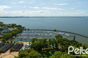 Terreno à venda com 450m², no bairro Vila Assunção em Porto Alegre