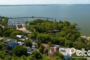 Terreno à venda com 450m², no bairro Vila Assunção em Porto Alegre