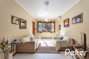 Casa à venda com 179m², 5 dormitórios, 3 vagas, no bairro Ipanema em Porto Alegre