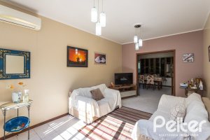 Casa à venda com 179m², 5 dormitórios, 3 vagas, no bairro Ipanema em Porto Alegre