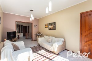 Casa à venda com 179m², 5 dormitórios, 3 vagas, no bairro Ipanema em Porto Alegre