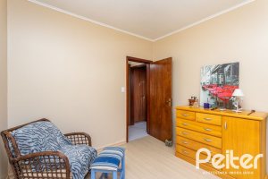 Casa à venda com 179m², 5 dormitórios, 3 vagas, no bairro Ipanema em Porto Alegre