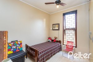 Casa à venda com 179m², 5 dormitórios, 3 vagas, no bairro Ipanema em Porto Alegre