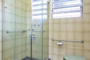 Casa à venda com 179m², 5 dormitórios, 3 vagas, no bairro Ipanema em Porto Alegre